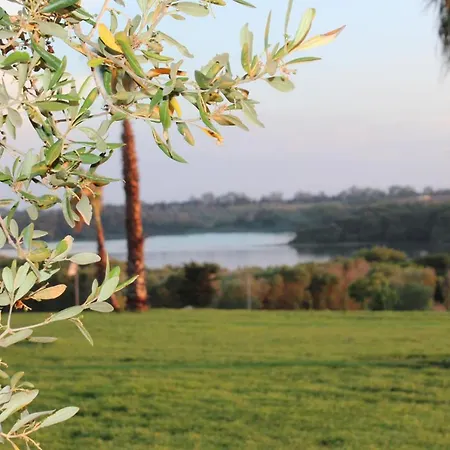לינה וארוחת בוקר Lake Of Paradise *
